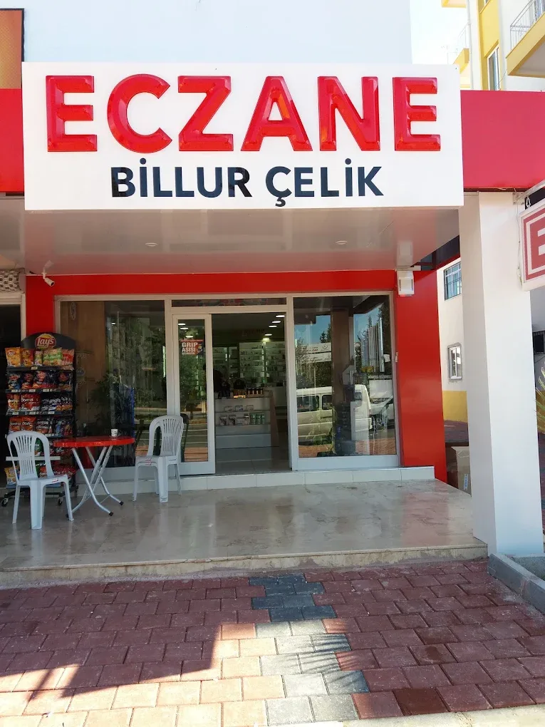 Billur Çelik Eczanesi'nin Varsak'taki dış cephesi
